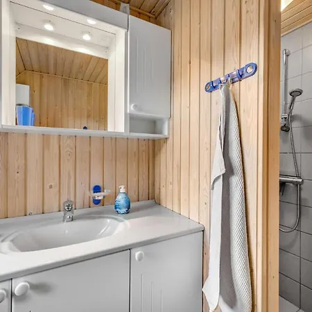 2 Bedroom Beautiful In Ulfborg *