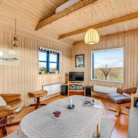 2 Bedroom Beautiful In Ulfborg Ferienhaus *