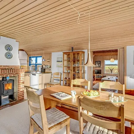 2 Bedroom Beautiful In Ulfborg *