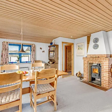 2 Bedroom Beautiful In Ulfborg Fjand Gårde